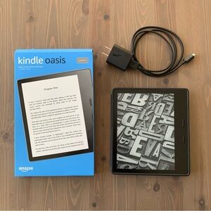 EUC - 8 GB Kindle Oasis with origami stand case